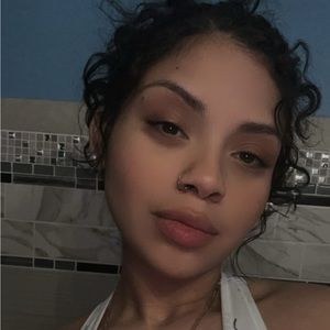 Meet your Posher, Jaqueline